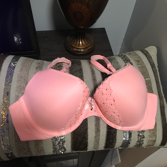 Victoria's Secret Other - 34 C . Victoria Secret